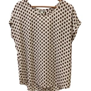 Pleione top. White with gold/blue circles. Perfect condition. Size L